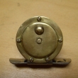 ROUSEK mosazný pr. 42 mm. s řehtačkou,vyvážená klička