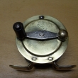 Rousek mosazný ,pr. 52 mm,vyvážená klička s řehtačkou,signovaný Rousek ČR