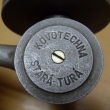 Detail n�pisu na t�le navij�ku