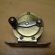 ROUSEK mosazný pr. 42 mm. s vypínací  řehtačkou,vyvážená křížov klička ,katalog. číslo  86/42 .