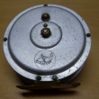ROUSEK hliník ,pr. 90 mm,řehtačka , s klasický s oboustanným krytem,signovaný Rousek Č.S.R